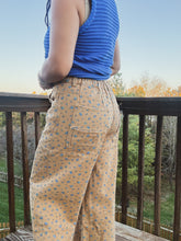 Load image into Gallery viewer, WRANGLER’S DUSK DITSY FLORAL PANTS