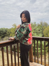 Load image into Gallery viewer, CAMO AND TIGER CROPPED JACKET