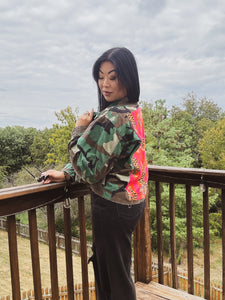 CAMO AND TIGER CROPPED JACKET