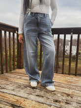 Load image into Gallery viewer, TARYN FEATHERWEIGHT WIDE LEG JEANS