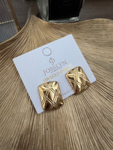 Load image into Gallery viewer, QUILTED CUSHION CUT EARRINGS