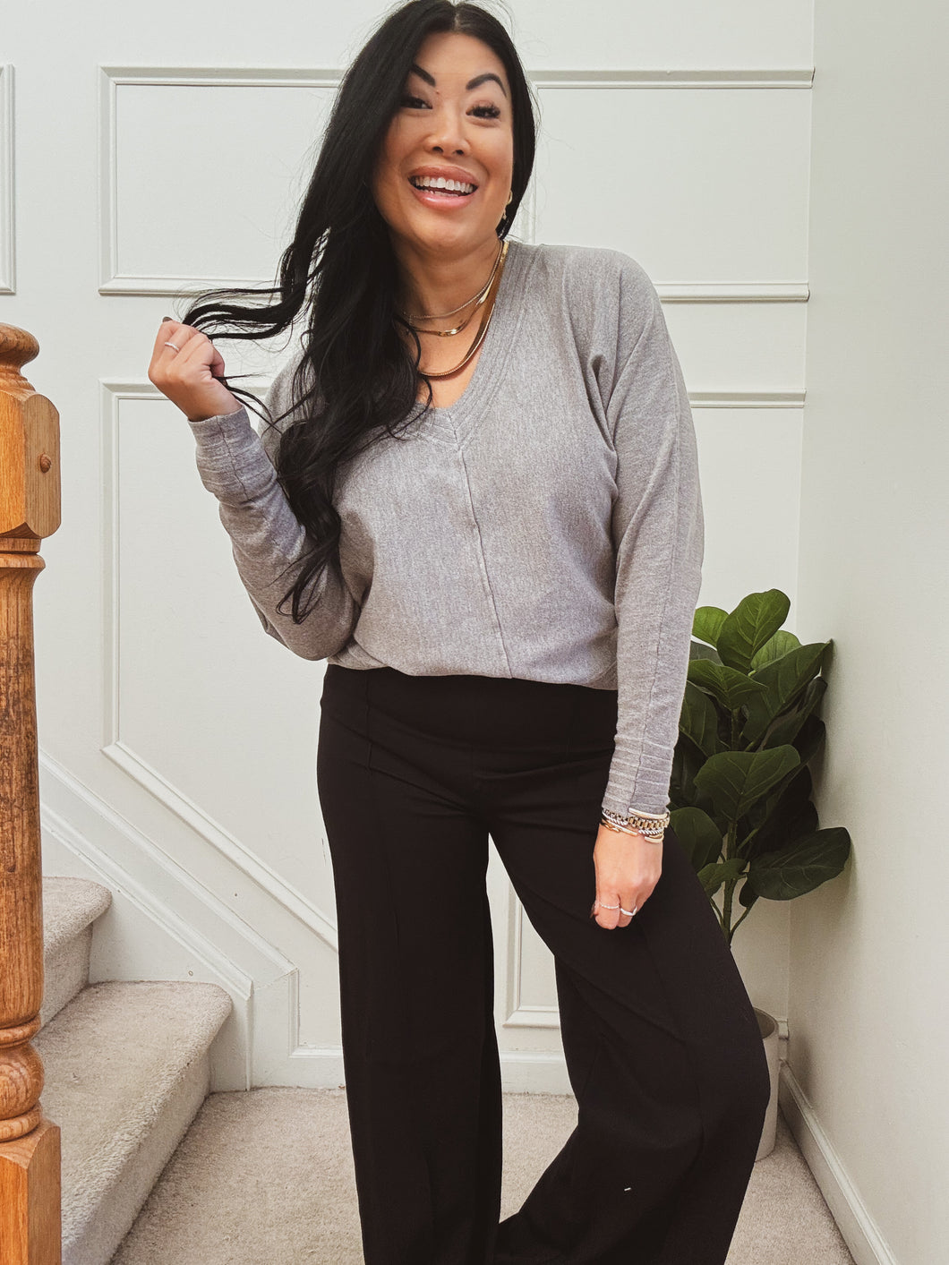 BOARDROOM V-NECK SWEATER