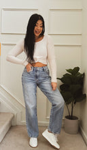 Load image into Gallery viewer, JULIETTE PETITE RIGID MAGIC STRAIGHT LEG JEANS