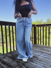 Load image into Gallery viewer, LAINEY FEATHERWEIGHT DRAWCORD PALAZZO JEANS