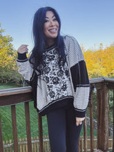 Load image into Gallery viewer, BLOOM AND GRACE PULLOVER