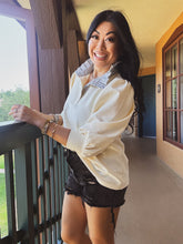 Load image into Gallery viewer, PRETTY AND PREPPY RUFFLED COLLAR TOP