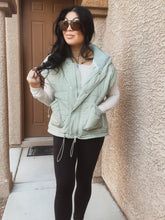 Load image into Gallery viewer, MOUNTAIN HIKE HOODED PUFFER VEST