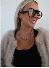 Load image into Gallery viewer, CHANSUTTPEARLS TWO TONED CURB CHAIN NECKLACE