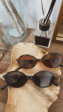 Load image into Gallery viewer, JESS OVAL SUNGLASSES