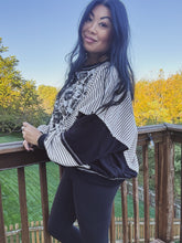 Load image into Gallery viewer, BLOOM AND GRACE PULLOVER