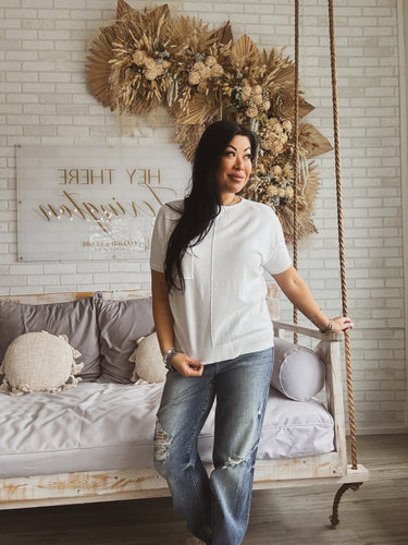 EFFORTLESSLY CHIC SWEATER