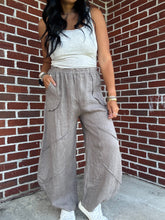 Load image into Gallery viewer, SUMMER BREEZE LINEN BARREL PANTS