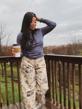 Load image into Gallery viewer, VINTAGE BLOOM FLORAL BARREL CUT JEANS