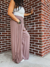 Load image into Gallery viewer, COFFEE RUN WIDE LEG PANTS