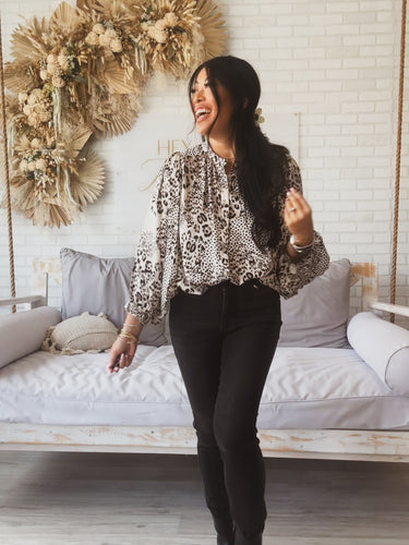 SNOWY LEOPARD DOLMAN SLEEVE TOP