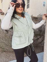 Load image into Gallery viewer, MOUNTAIN HIKE HOODED PUFFER VEST