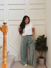 Load image into Gallery viewer, MARGO MINERAL WASH CARGO WIDE LEG PANTS