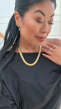 Load image into Gallery viewer, MEGA HERRINGBONE NECKLACE