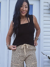 Load image into Gallery viewer, ALANI FLORAL SQUARE NECK TANK