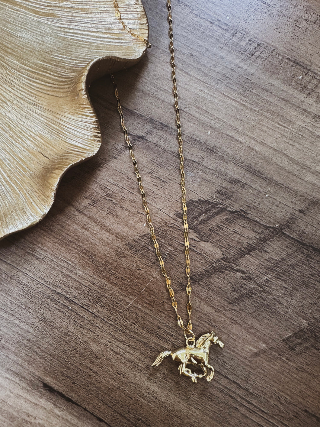 LUCKY HORSE NECKLACE