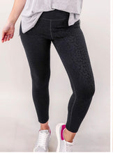 Load image into Gallery viewer, DOORBUSTER: LEOPARD TEXTURED LEGGINGS