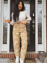 Load image into Gallery viewer, DESERT DAISY BARREL CUT JEANS