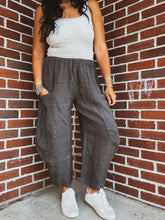 Load image into Gallery viewer, EASY DAYS LINEN BARREL PANTS