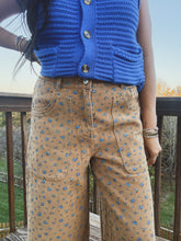 Load image into Gallery viewer, WRANGLER’S DUSK DITSY FLORAL PANTS