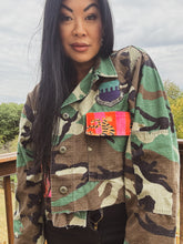 Load image into Gallery viewer, CAMO AND TIGER CROPPED JACKET