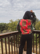 Load image into Gallery viewer, CAMO AND TIGER CROPPED JACKET
