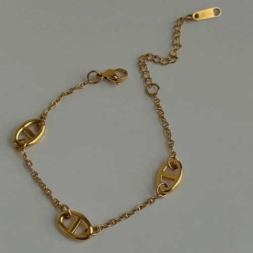 CHANSUTTPEARLS KHLOE BRACELET