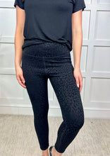 Load image into Gallery viewer, DOORBUSTER: LEOPARD TEXTURED LEGGINGS