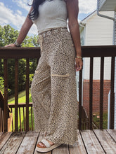 Load image into Gallery viewer, ELISE MINERAL WASH CARGO PANTS