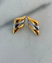 Load image into Gallery viewer, CHANSUTTPEARLS TWO TONES SARAH EARRINGS