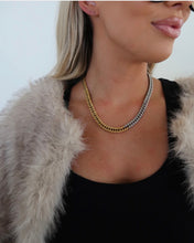 Load image into Gallery viewer, CHANSUTTPEARLS TWO TONED CURB CHAIN NECKLACE
