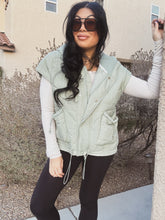 Load image into Gallery viewer, MOUNTAIN HIKE HOODED PUFFER VEST