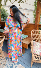 Load image into Gallery viewer, TROPICAL BUNGALOW MAXI DRESS