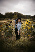 Load image into Gallery viewer, CHARLIE DESTROYED BOYFRIEND JEANS