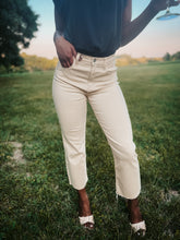 Load image into Gallery viewer, ELLIE CREAM CROPPED STRAIGHT LEG JEANS