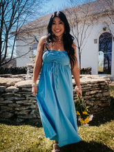 Load image into Gallery viewer, SPLENDID DAY CHAMBRAY MIDI DRESS