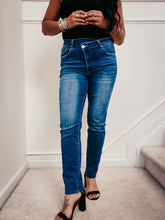Load image into Gallery viewer, BERKLEY CROSS FRONT SKINNY JEANS